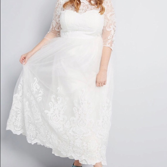 White Lace Wedding Dress - Picture 6 of 7